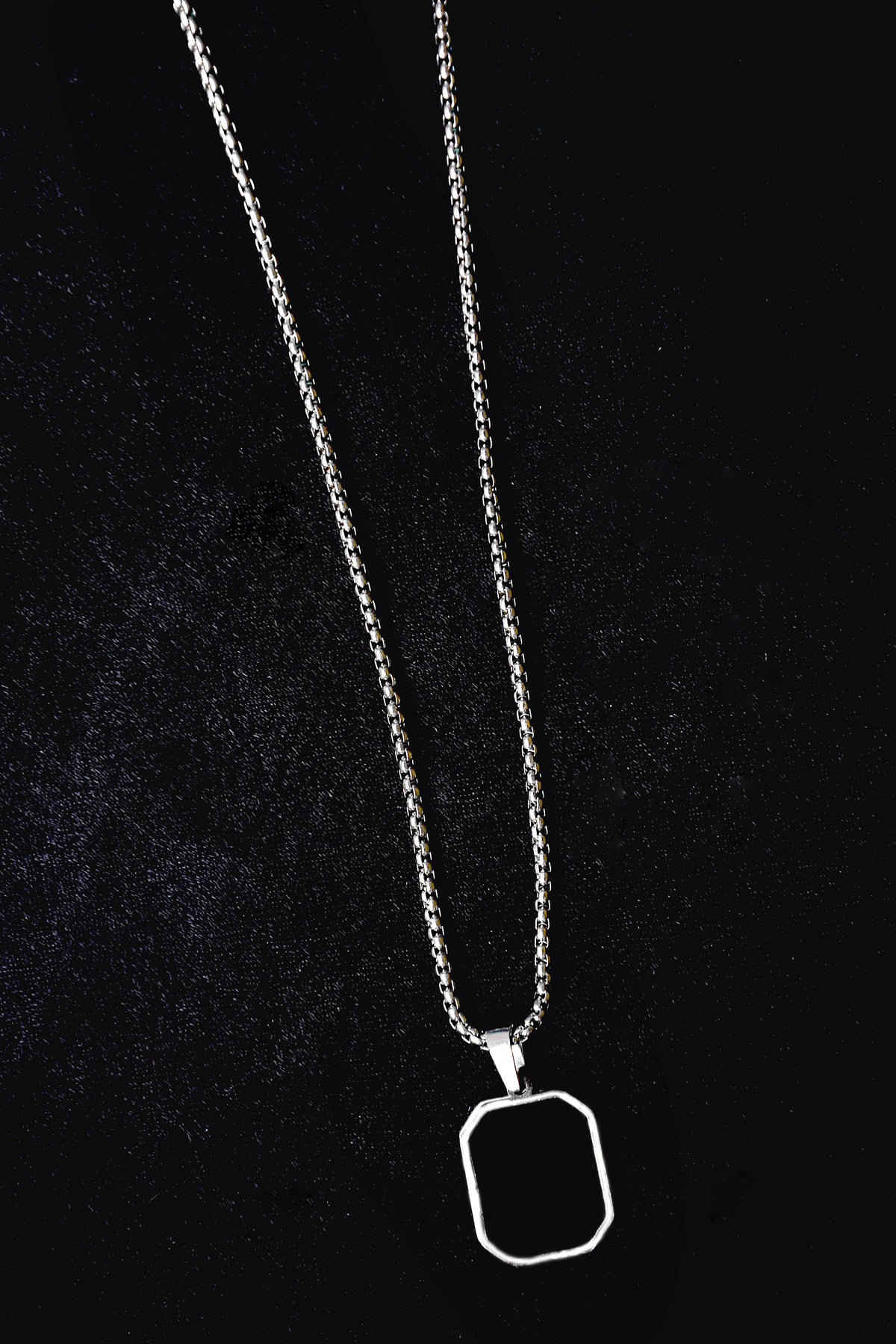 RECTANGULAR NECKLACE